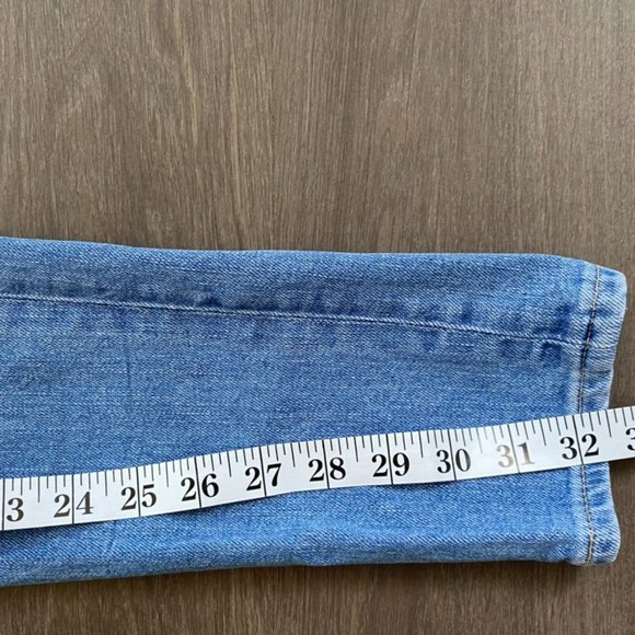 Levi's 721 "Vintage High Skinny" High-Rise Light Blue Jeans - Picture 6 of 9